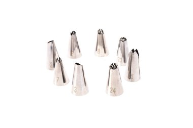 Stüdyoda beyaz arka planda mutfak soketi - Pasta dekorasyonu - Paslanmaz çelik