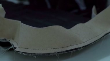 Master üretir ve kapakları iç arabalar için işler