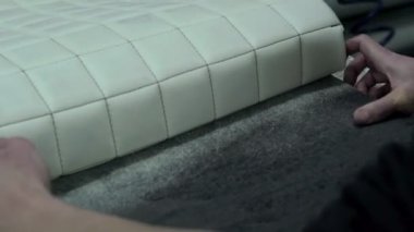 Master üretir ve kapakları iç arabalar için işler