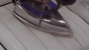 Araba bayilik için ana ütülenmiş döşeme
