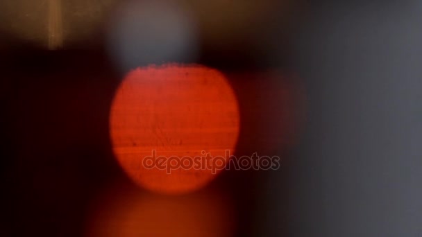 Air bubbles in beer glass on blurred background. Beer glass defocus background — Stock Video