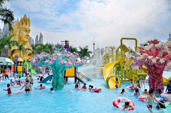 Suoi Tien Amusement Park at Vietnam — Stock Photo, Image