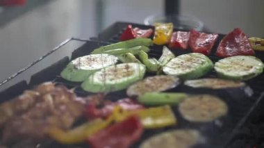 Barbekü Izgara lezzetli ızgara et ile. Portre