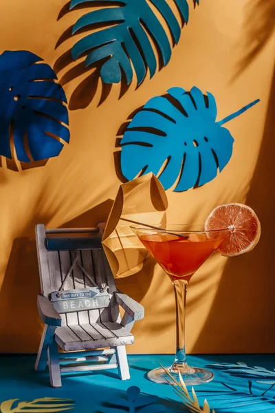 Pop Art Kolorowy Kieliszek Martini Koktajl — Zdjęcie stockowe