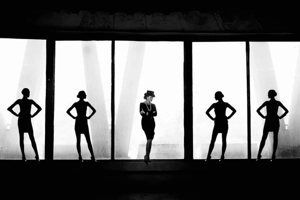 Coco Chanel gibi güzel bir kadın.