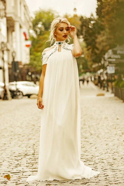 Beautiful Female White Dress — Stok fotoğraf