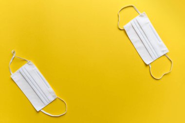 Yüz maskeli kavram - maskeli ve virüs.