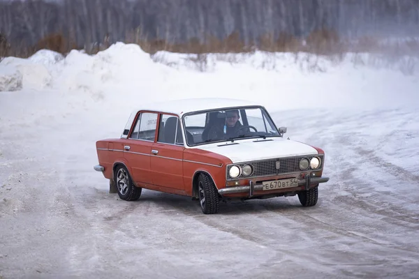 Russia Novosibirsk November 2019 Russian Red Low Old Car Vaz — Stok fotoğraf