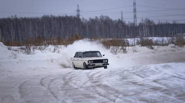 Rusia Novosibirsk Noviembre 2019 Ruso Viejo Coche Blanco Vaz Zhiguli — Foto de Stock