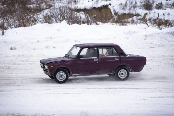 Russia Novosibirsk November 2019 Russian Maroon Car Vaz Zhiguli Goes — 스톡 사진