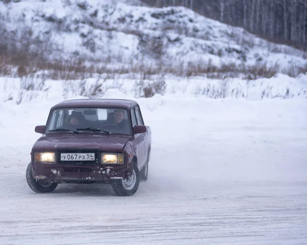 Russia Novosibirsk 2019 Russian Maroon Old Car Vaz Zhiguli Goes — 스톡 사진