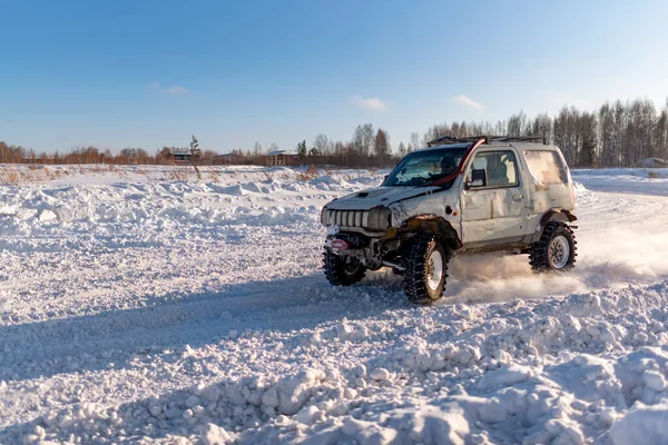 Rusia Novosibirsk Enero 2020 4X4 Todoterreno Suzuki Jimny Sube Rápidamente — Foto de Stock