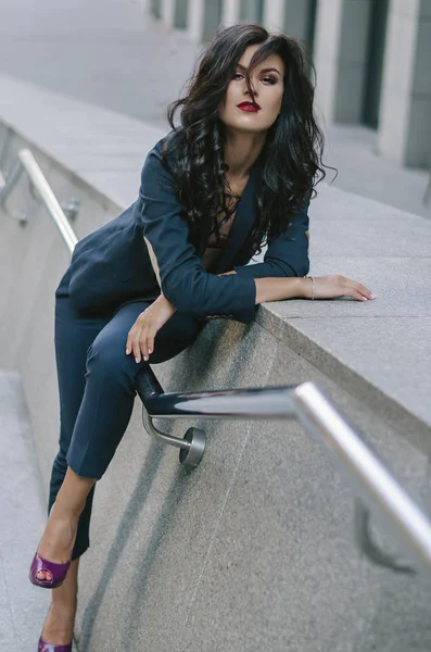 kentin mavi elbiseli şık moda esmer. Moda fotoğraf