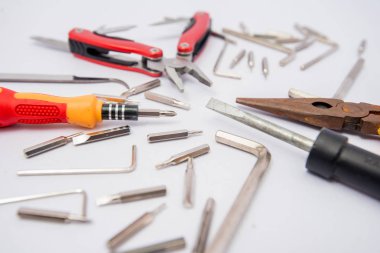 Allen anahtarı, çok amaçlı, vida sürücü, pense