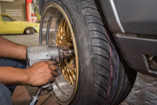car wheel repair, brake repair, car wheel and brake repair