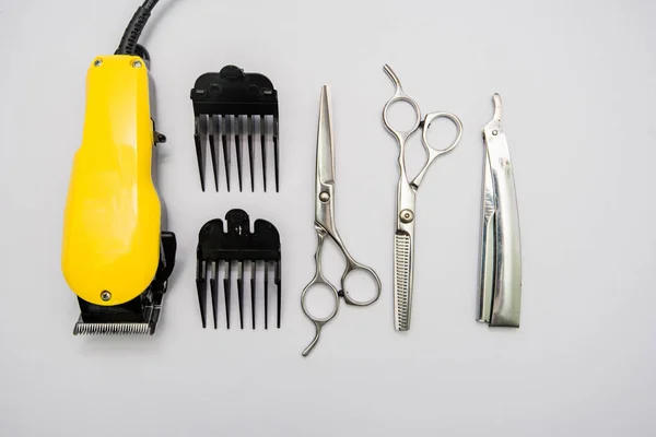 Tijeras, tijeras para el cabello, accesorios para corte de pelo — Foto de Stock