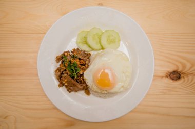 Domuz kızarmış pilav ve kızarmış yumurta, Tayland gıda ile sarımsak