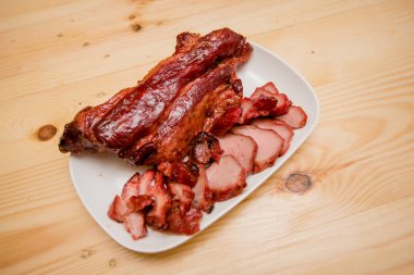 Hong Kong-stil Kızartma domuz, domuz rostosu, Tay kavrulmuş gevrek domuz eti