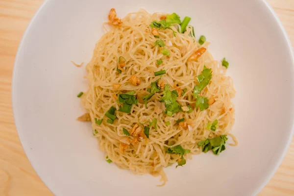 Macarrão frito, comida tailandesa, comida chinesa — Fotografia de Stock