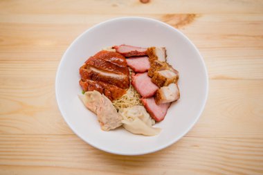 şehriye kızarmış ördek ve domuz rostosu, Tay gıda, Çin yemeği