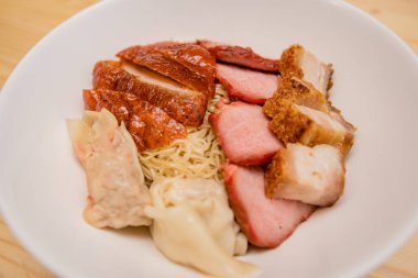 şehriye kızarmış ördek ve domuz rostosu, Tay gıda, Çin yemeği