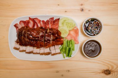 Kızarmış ördek ve kızarmış domuz, Tay gıda, Çin yemeği