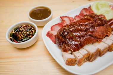 Kızarmış ördek ve kızarmış domuz, Tay gıda, Çin yemeği