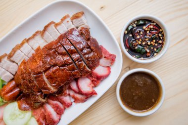 Kızarmış ördek ve kızarmış domuz, Tay gıda, Çin yemeği