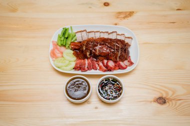 Kızarmış ördek ve kızarmış domuz, Tay gıda, Çin yemeği