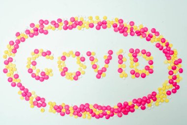 Covid-19 - Wuhan Romanı Coronavirus birçok ilaç hapı ile üretildi