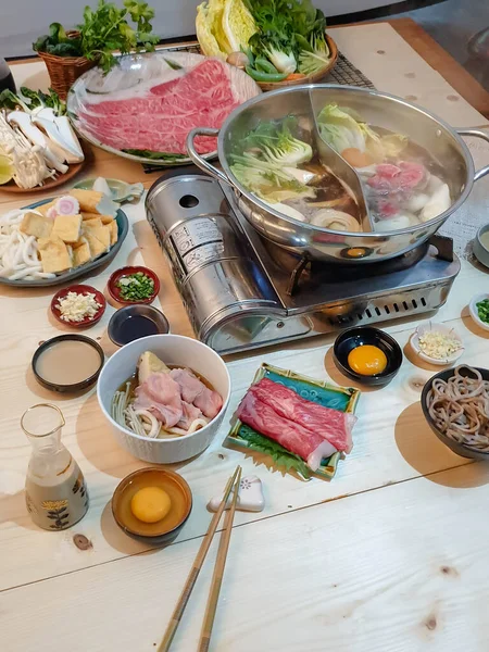 Sukiyaki Marmurkowej Japońskiej Wołowiny Shabu Bufet Japońska Kuchnia Hot Pot — Zdjęcie stockowe