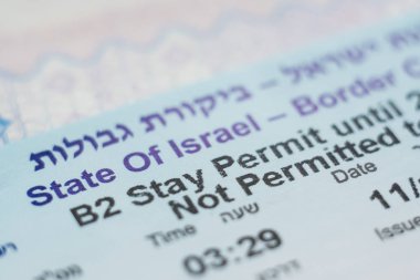 Tel Aviv, İsrail - Ocak 2020: Devlet sınır denetim giriş kartı