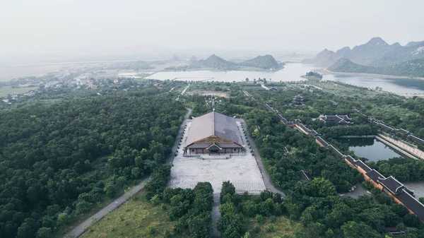 Ninh Binh, Vietnam - May 2019: aerial view from Bai Dinh stupa over Buddhist temple complex — Stock Photo, Image