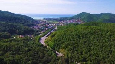 Uçak uçuş yol Dağları üzerinde.
