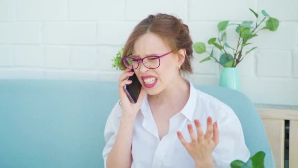 Girl Talking Phone Quarrels Swears Begins Cry — Stock Video