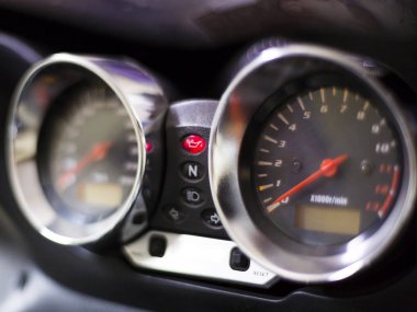 bulanık motosiklet Denetim Masası ile hız göstergesi