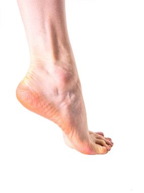 Beyaz arka plan üzerinde rötuş olmadan ayak