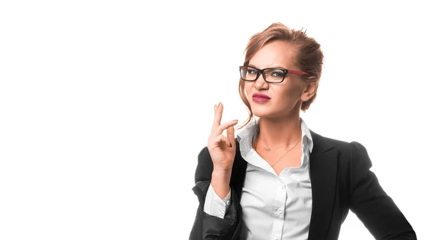 Jonge mooie zakenvrouw dragen elegante jas staan over witte geïsoleerde achtergrond ruiken iets stinkend en walgelijk. — Stockfoto