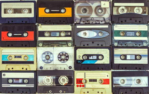 Sammlung verschiedener Vintage-Audiokassetten — Stockfoto