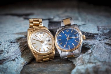 Rolex Oyster Perpetual Day- Tarih ve Oyster Blue saat kayaçlarda 
