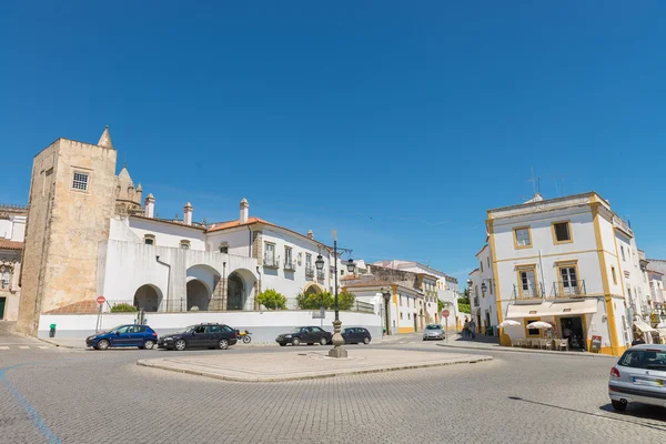 Portekiz'de Evora şehrin eski sokak