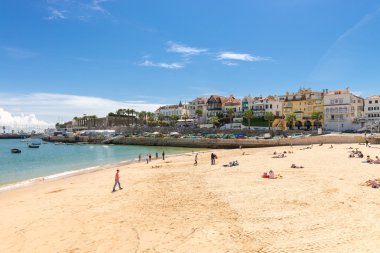 Bay Cascais, Portekiz bir kasaba kumsalda