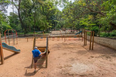 Sao Paulo, Brezilya - 15 Ekim 2016: Bahçesi Aclimacao Park'ta. Bu Sao Paulo ilk Hayvanat Bahçesi ve Carlos Botelho, Brezilya tarafından kurulan.