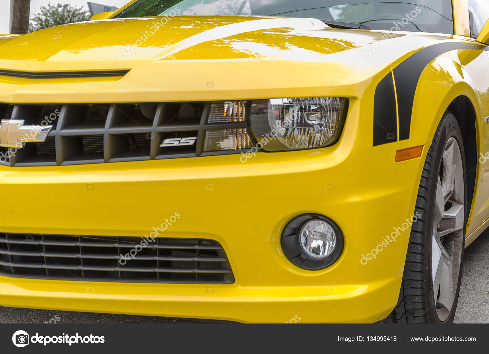 Yellow Chevrolet Camaro Ss Convertible Front Side Details Stock Editorial Photo C Junot