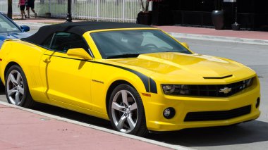 Sarı yüksek teknoloji Chevrolet Camaro Ss Cabrio 
