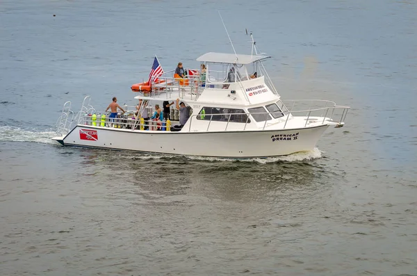 Primer plano del barco de buceo en Fort Lauderdale — Foto de Stock