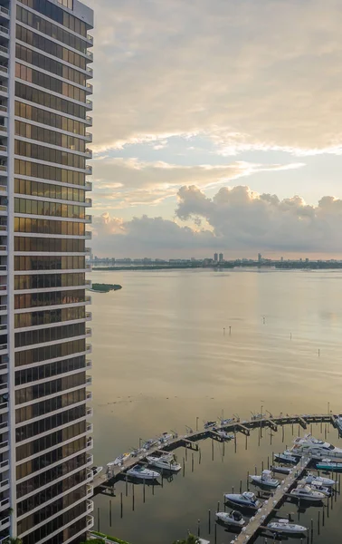 Bâtiments et Skyline de Miami South Beach — Photo
