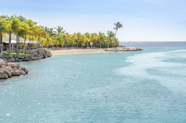 Canal perto da entrada do Aquário do Mar de Curaçao e da Academia dos Golfinhos — Fotografia de Stock