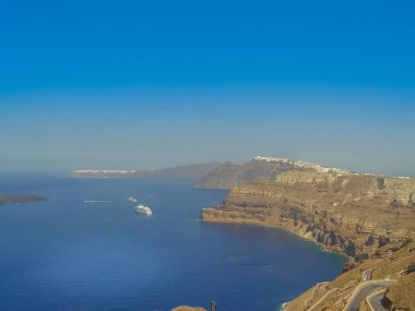 Oia village Santorini adlı muhteşem gün batımı görünümü 