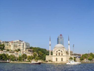 Ortaköy Camii Istanbul'da Boğaz'ın kanalında